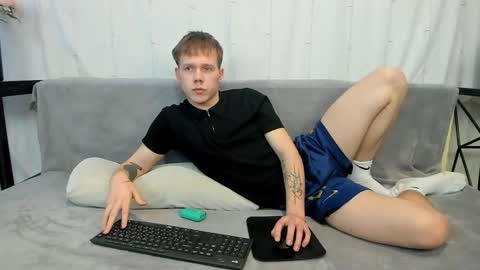 Snapshot of twelveeek chatting on 25, 3, 2026 Angus online show from 25, 3, 2026