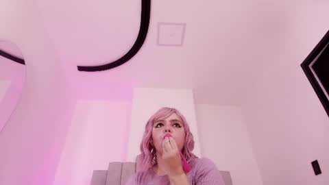 Twiggy online show from 14, 7, 2026