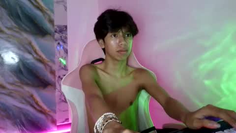 Snapshot of twink_sunny chatting on 17, 7, 2026 sunny online show from 17, 7, 2026