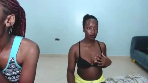 Snapshot of twinkle_tushy chatting on 1, 10, 2025 twinkle tushy online show from 1, 10, 2025