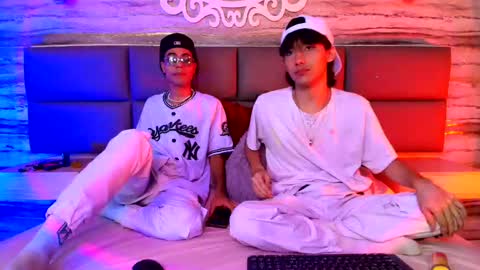 twinslovers_ online show from 28, 9, 2025