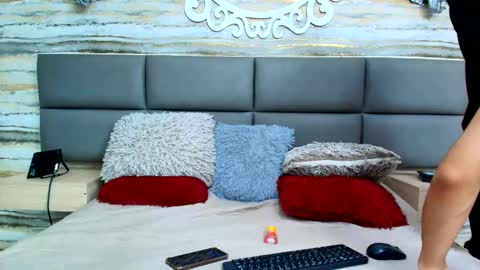 twinslovers_ online show from 2, 10, 2025