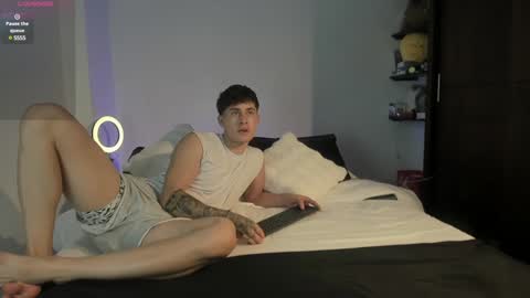 twintease online show from 28, 1, 2025