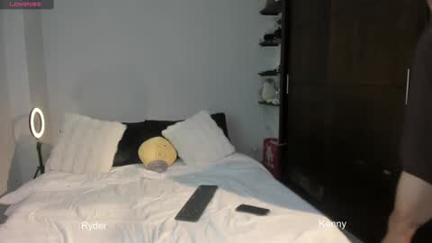 twintease online show from 4, 2, 2025