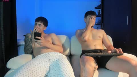 twintease online show from 3, 12, 2025