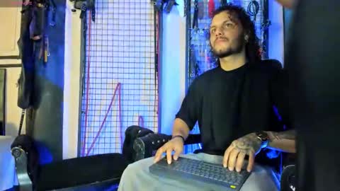 Snapshot of twisted_fantasy_ chatting on 19, 10, 2025 Clio Tadeo online show from 19, 10, 2025