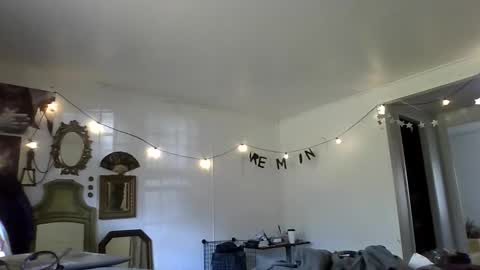 twizzytoxic22 online show from 5, 11, 2025