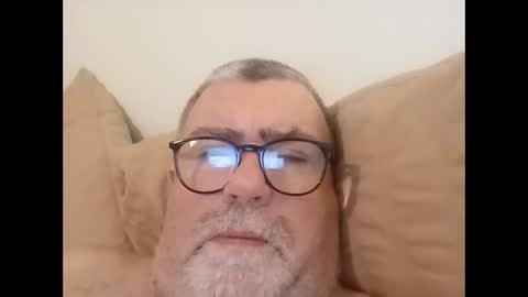 twohats2810 online show from 5, 2, 2026