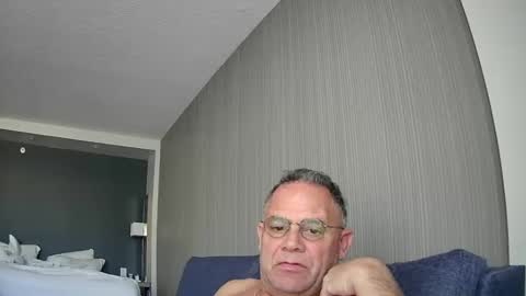 Twopeopleinlove online show from 2, 11, 2025