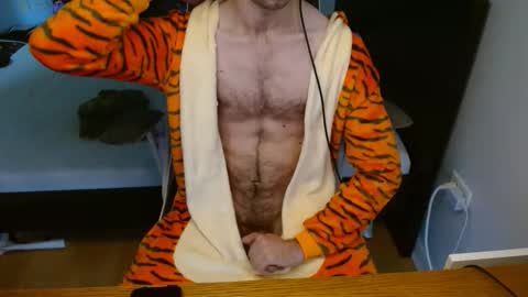 twunkyfitstud online show from 31, 10, 2025