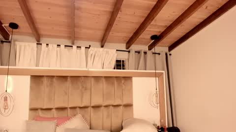 Snapshot of twwiiggy19 chatting on 19, 2, 2025 Twiggy online show from 19, 2, 2025