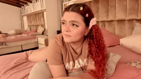 Snapshot of twwiiggy19 chatting on 21, 2, 2025 Twiggy online show from 21, 2, 2025