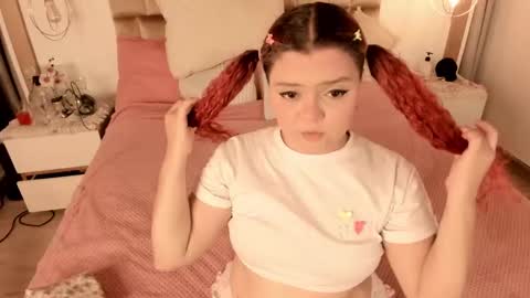 Snapshot of twwiiggy19 chatting on 1, 3, 2025 Twiggy online show from 1, 3, 2025