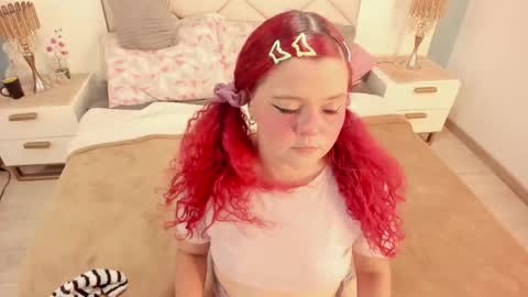 Snapshot of twwiiggy19 chatting on 11, 9, 2025 Twiggy online show from 11, 9, 2025