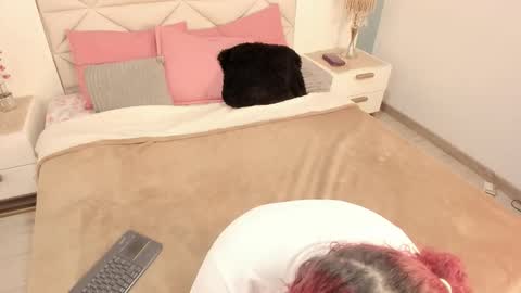 Snapshot of twwiiggy19 chatting on 14, 10, 2025 Twiggy online show from 14, 10, 2025