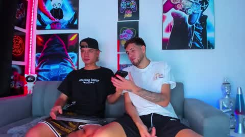 Snapshot of txmaforo_23cm chatting on 9, 3, 2025 Oscar and Moises online show from 9, 3, 2025