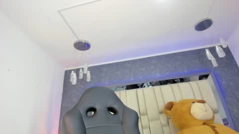  TYLA  online show from 29, 1, 2025