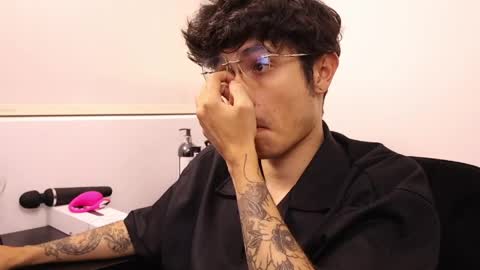 Snapshot of tyler_blade chatting on 8, 4, 2026 tyler_blade online show from 8, 4, 2026