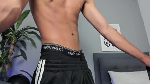Snapshot of tyler_fox_ chatting on 23, 4, 2026 Tyler Fox online show from 23, 4, 2026