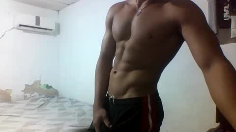 Snapshot of tyler_gold823 chatting on 2, 2, 2025 Tyler online show from 2, 2, 2025