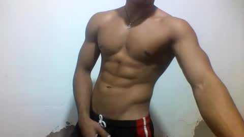 Snapshot of tyler_gold823 chatting on 14, 2, 2025 Tyler online show from 14, 2, 2025