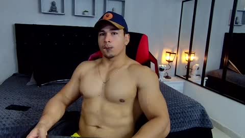 tyler_hank1 online show from 18, 12, 2024