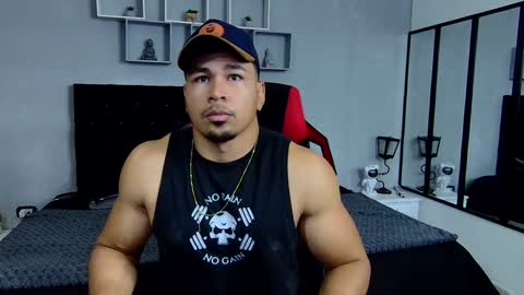 tyler_hank1 online show from 29, 12, 2024