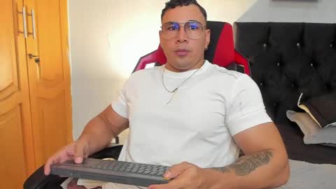 tyler_hank1 online show from 30, 3, 2026