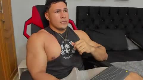 tyler_hank1 online show from 21, 6, 2026