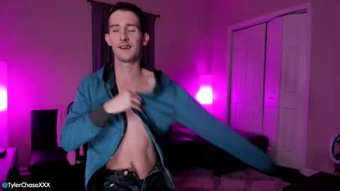 Snapshot of tylerchasexxx chatting on 21, 2, 2025 Tyler Chase online show from 21, 2, 2025