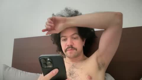 Tyleruzi online show from 28, 1, 2025