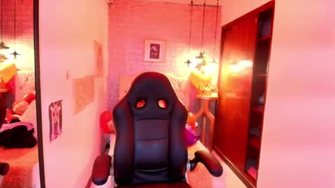       online show from 10, 3, 2025