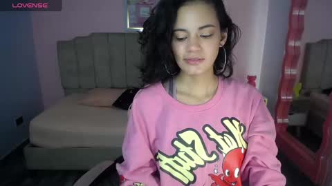 Snapshot of tyna_ch chatting on 19, 12, 2024 TYNA online show from 19, 12, 2024