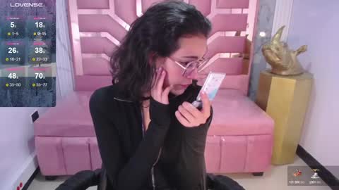 Snapshot of tyna_ch chatting on 27, 12, 2024 TYNA online show from 27, 12, 2024