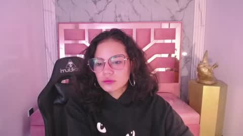 Snapshot of tyna_ch chatting on 4, 1, 2025 TYNA online show from 4, 1, 2025