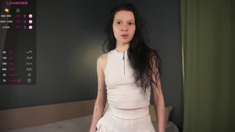 Lili online show from 1, 2, 2025
