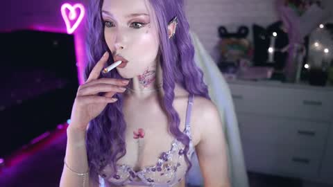 Izzy    online show from 7, 1, 2025