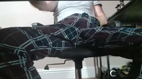 Snapshot of ukguynxtdr chatting on 7, 1, 2025 ukguynxtdr online show from 7, 1, 2025