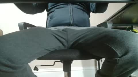 Snapshot of ukguynxtdr chatting on 4, 12, 2025 ukguynxtdr online show from 4, 12, 2025