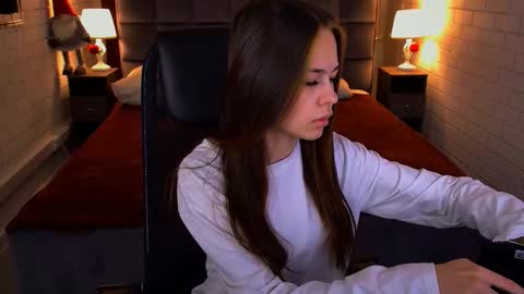 Ulia online show from 4, 2, 2026