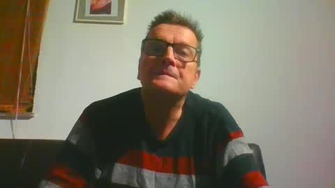 Snapshot of ulmeni4 chatting on 3, 1, 2025 ulmeni4 online show from 3, 1, 2025