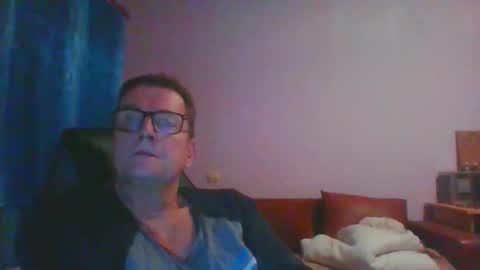 Snapshot of ulmeni4 chatting on 12, 1, 2025 ulmeni4 online show from 12, 1, 2025