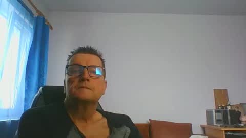 Snapshot of ulmeni4 chatting on 2, 2, 2025 ulmeni4 online show from 2, 2, 2025