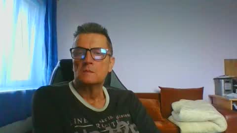 Snapshot of ulmeni7 chatting on 1, 6, 2026 ulmeni7 online show from 1, 6, 2026