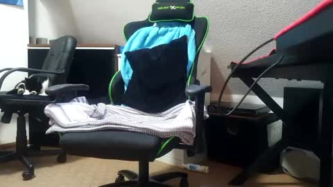 Snapshot of ultraunique chatting on 10, 1, 2025 Mr.  Mrs. Smith online show from 10, 1, 2025