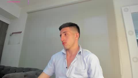 Snapshot of un_slutty chatting on 6, 10, 2025 Un Slutty online show from 6, 10, 2025