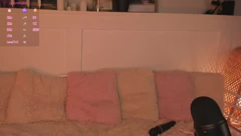 Una  online show from 12, 4, 2026