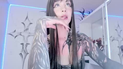 Snapshot of unachimbaherida chatting on 28, 2, 2025 Elle Danielle online show from 28, 2, 2025