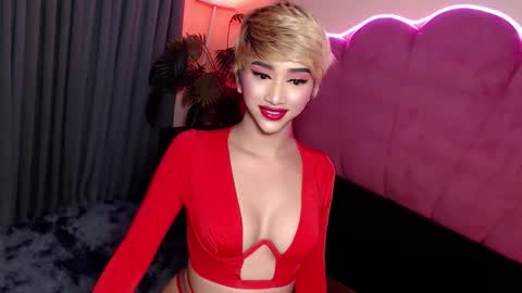 Snapshot of unbeknownst2kylie chatting on 15, 4, 2026 kylie online show from 15, 4, 2026