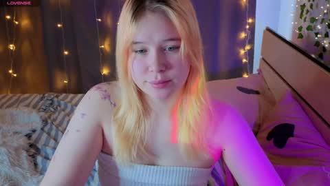 Snapshot of unburntkatniss chatting on 12, 4, 2026 unburntkatniss online show from 12, 4, 2026